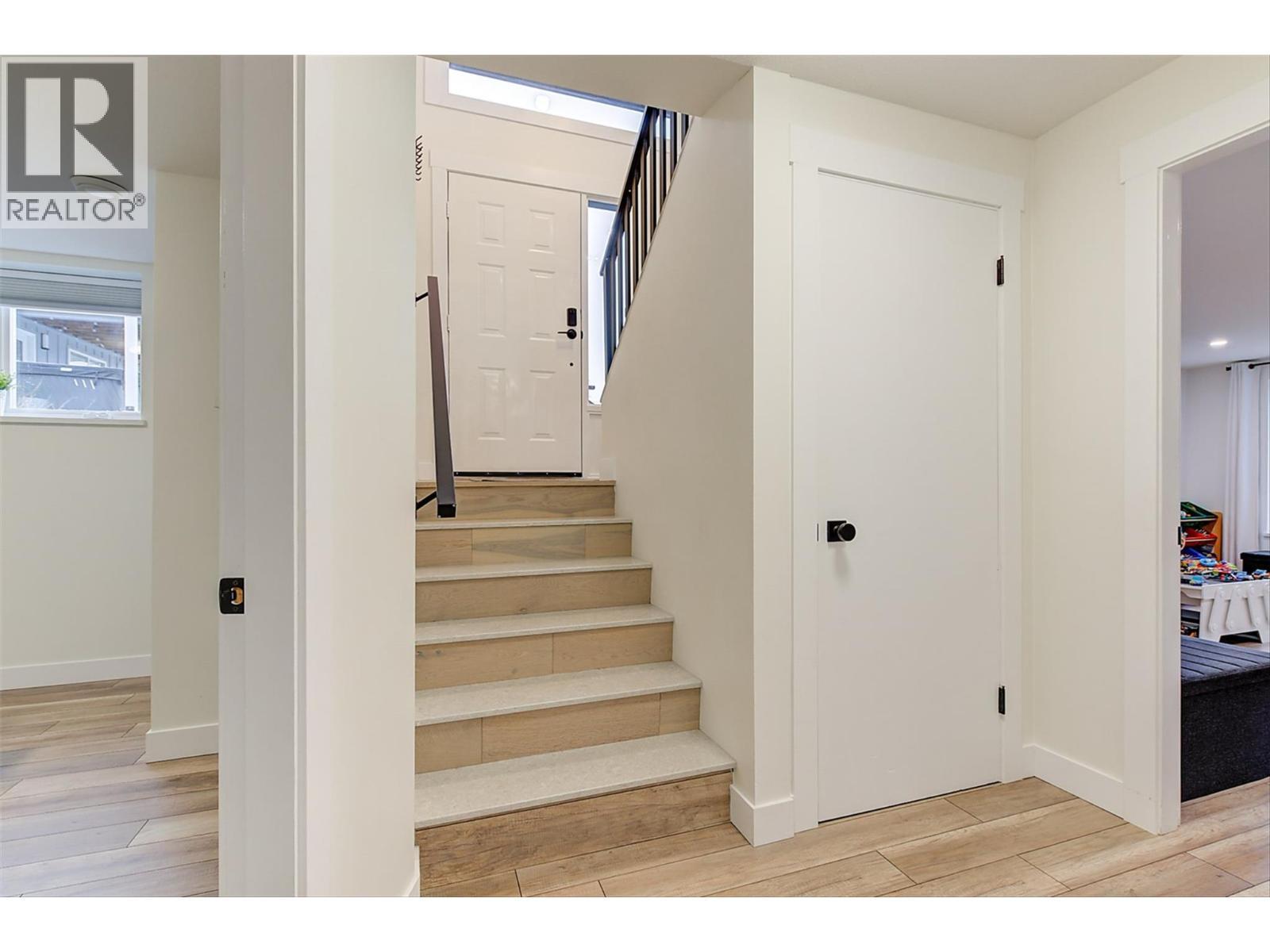 6178 Lipsett Avenue. Peachland, British Columbia