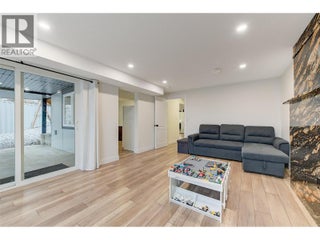 6178 Lipsett Avenue. Peachland, British Columbia