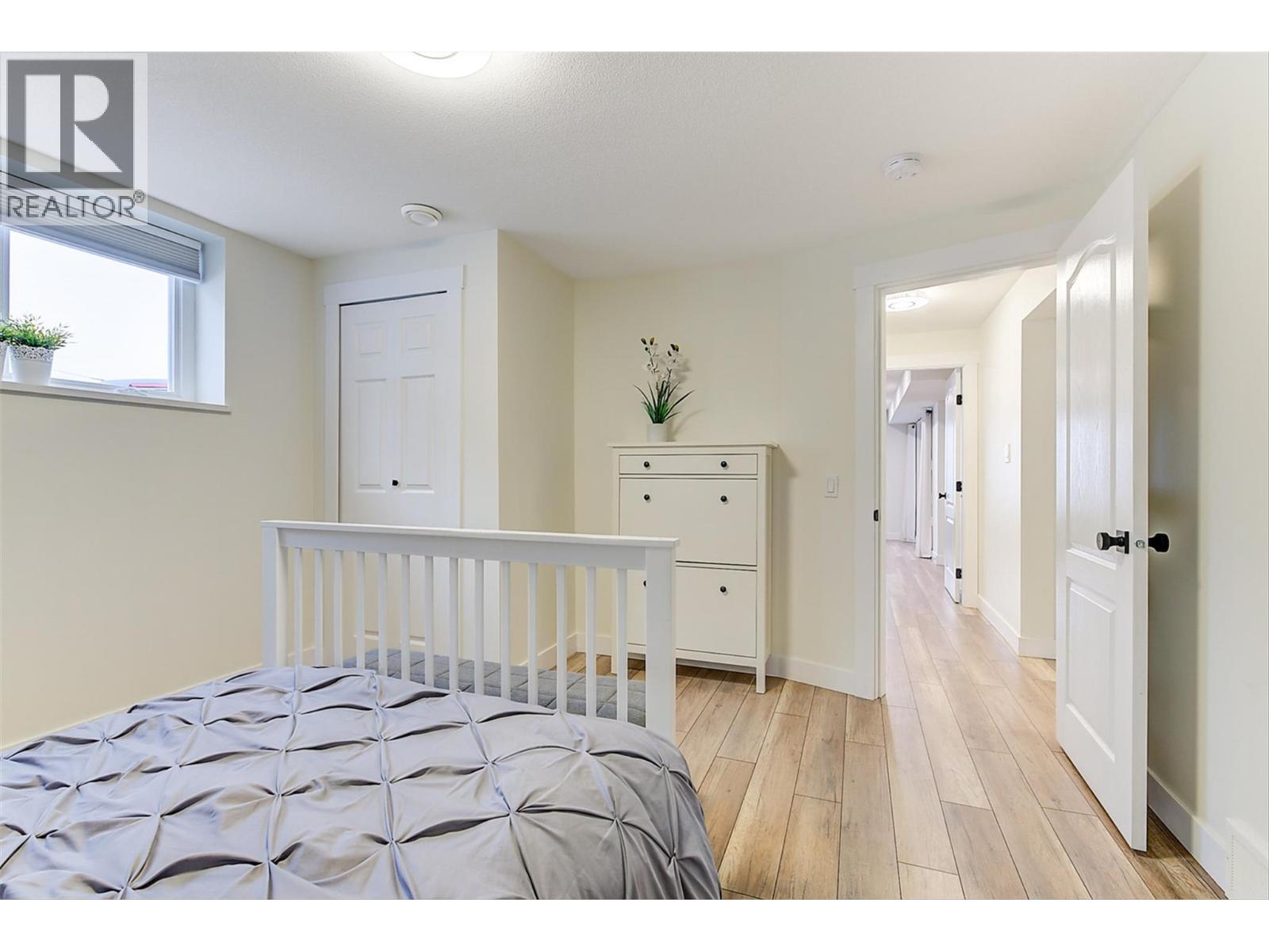 6178 Lipsett Avenue. Peachland, British Columbia