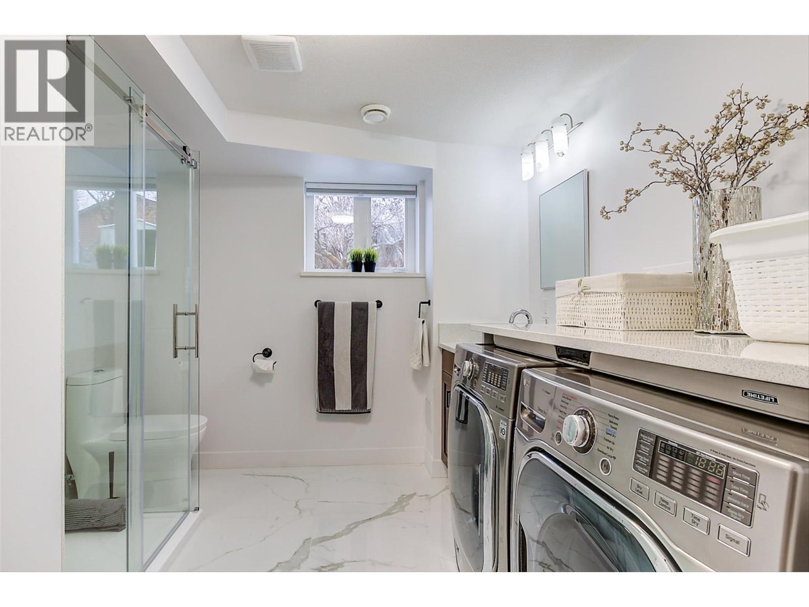 6178 Lipsett Avenue. Peachland, British Columbia