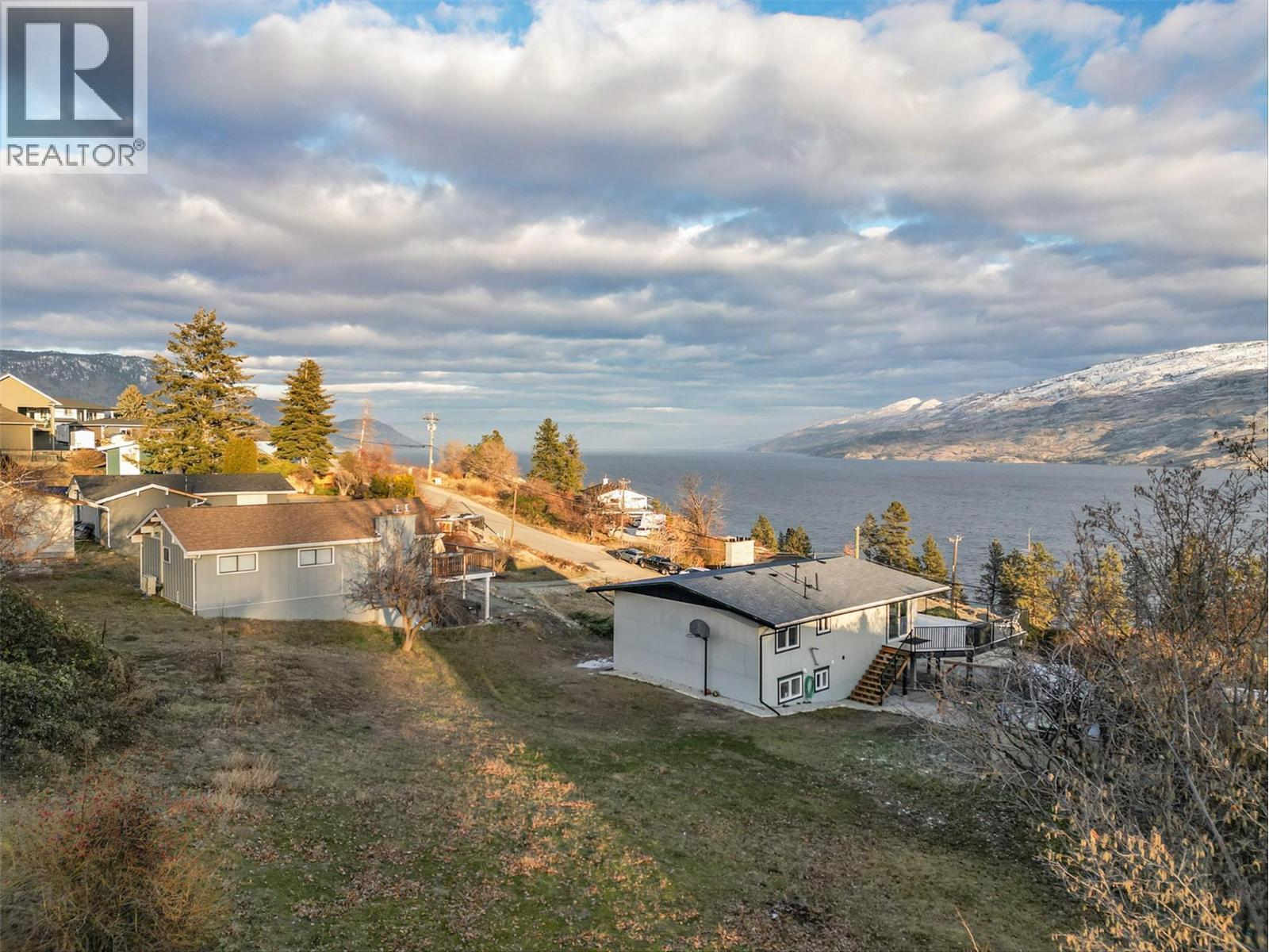 6178 Lipsett Avenue. Peachland, British Columbia