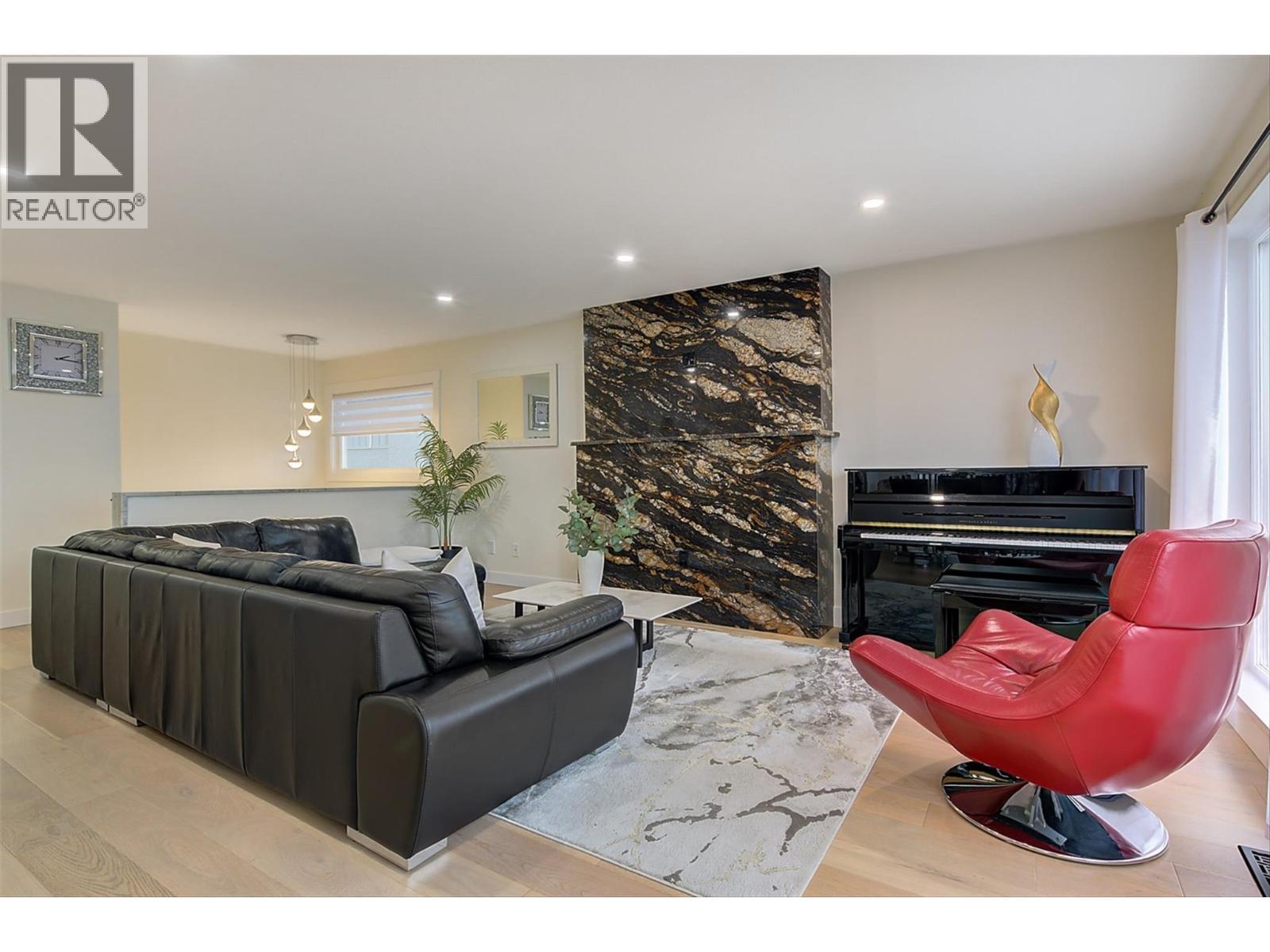 6178 Lipsett Avenue. Peachland, British Columbia