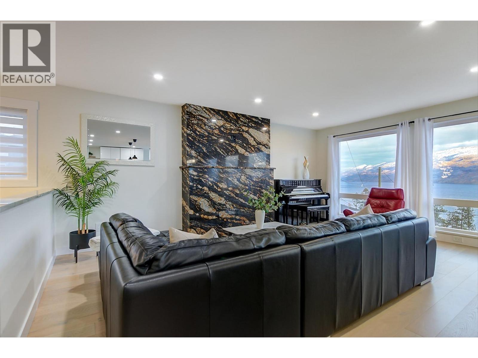 6178 Lipsett Avenue. Peachland, British Columbia