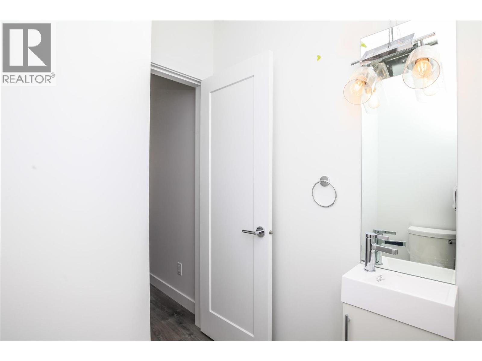 610 Academy Way Unit# 114. Kelowna, British Columbia