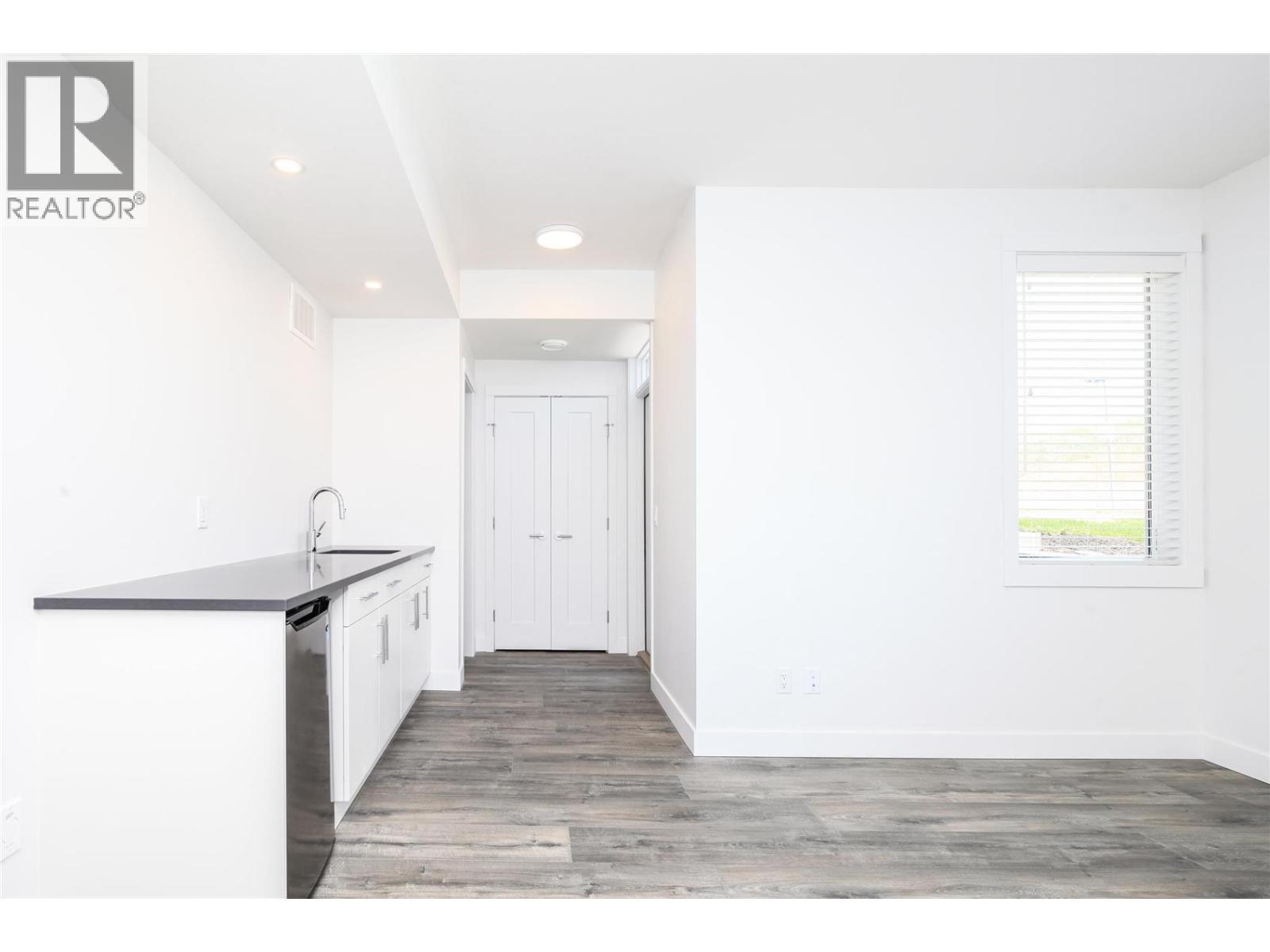 610 Academy Way Unit# 114. Kelowna, British Columbia