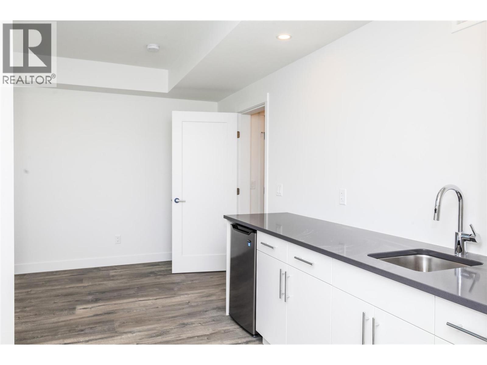 610 Academy Way Unit# 114. Kelowna, British Columbia