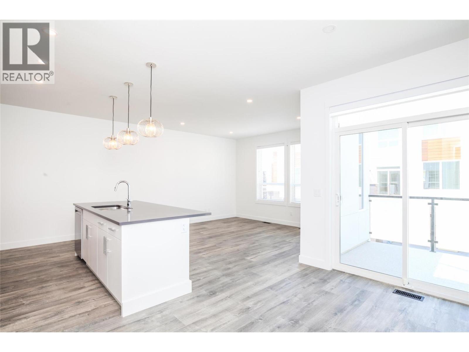 610 Academy Way Unit# 114. Kelowna, British Columbia