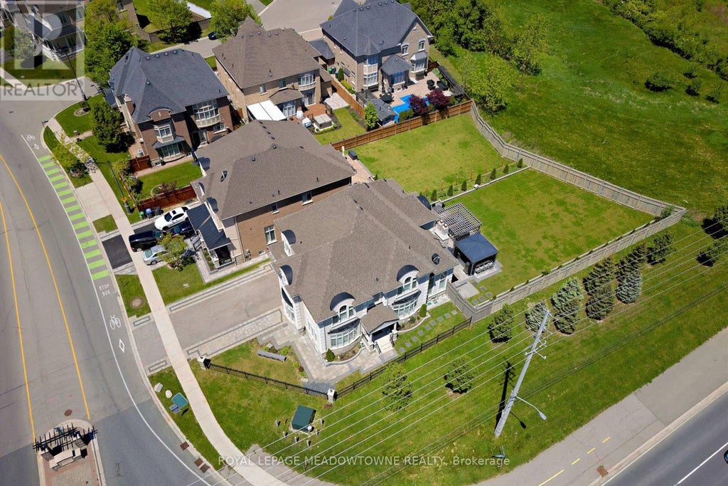 1 Royal West Drive, Brampton (credit Valley)