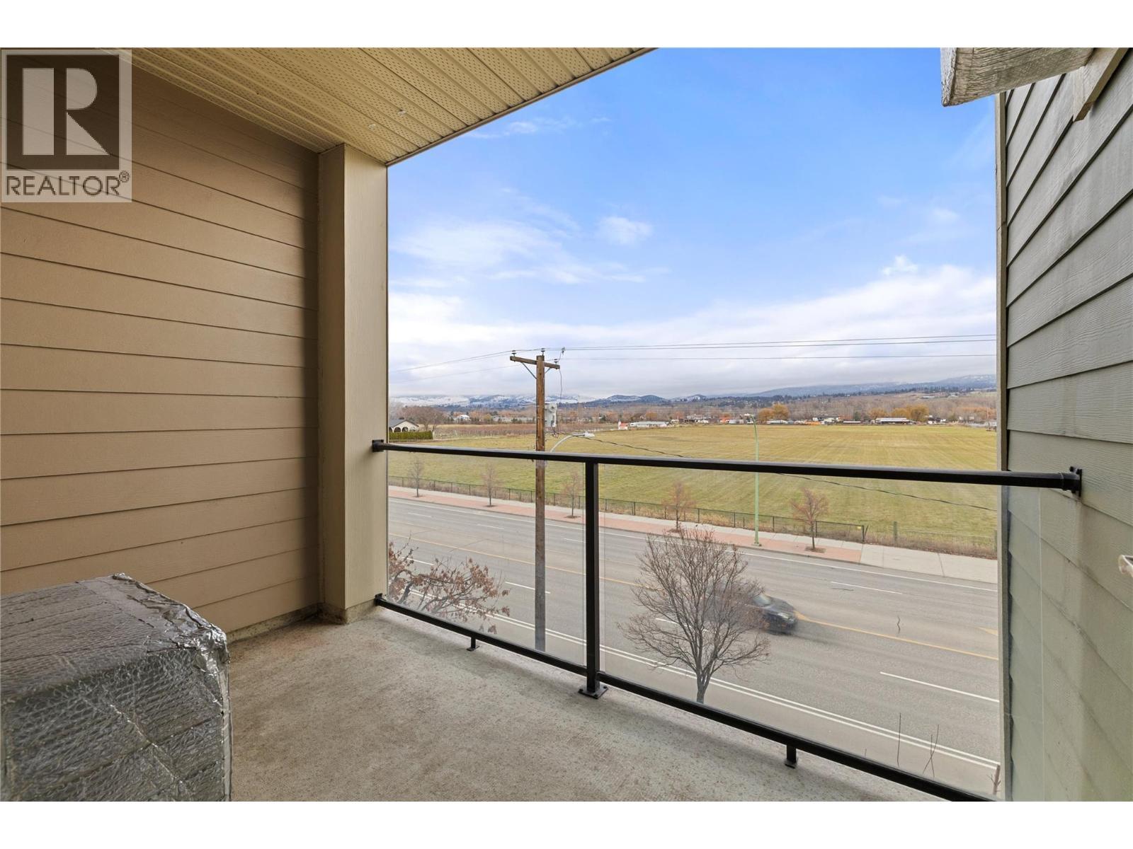 3735 Casorso Road Unit# 305. Kelowna, British Columbia