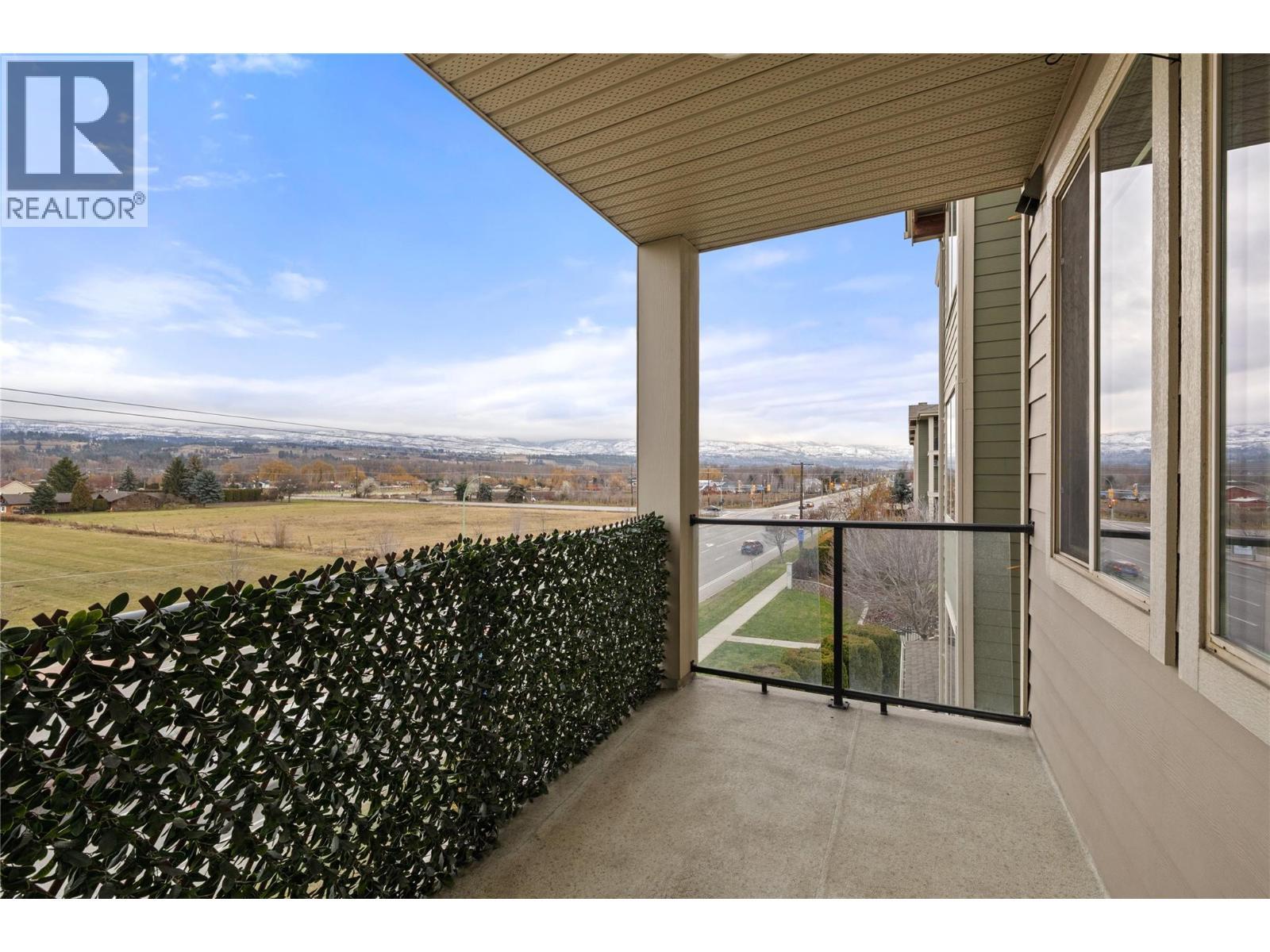 3735 Casorso Road Unit# 305. Kelowna, British Columbia