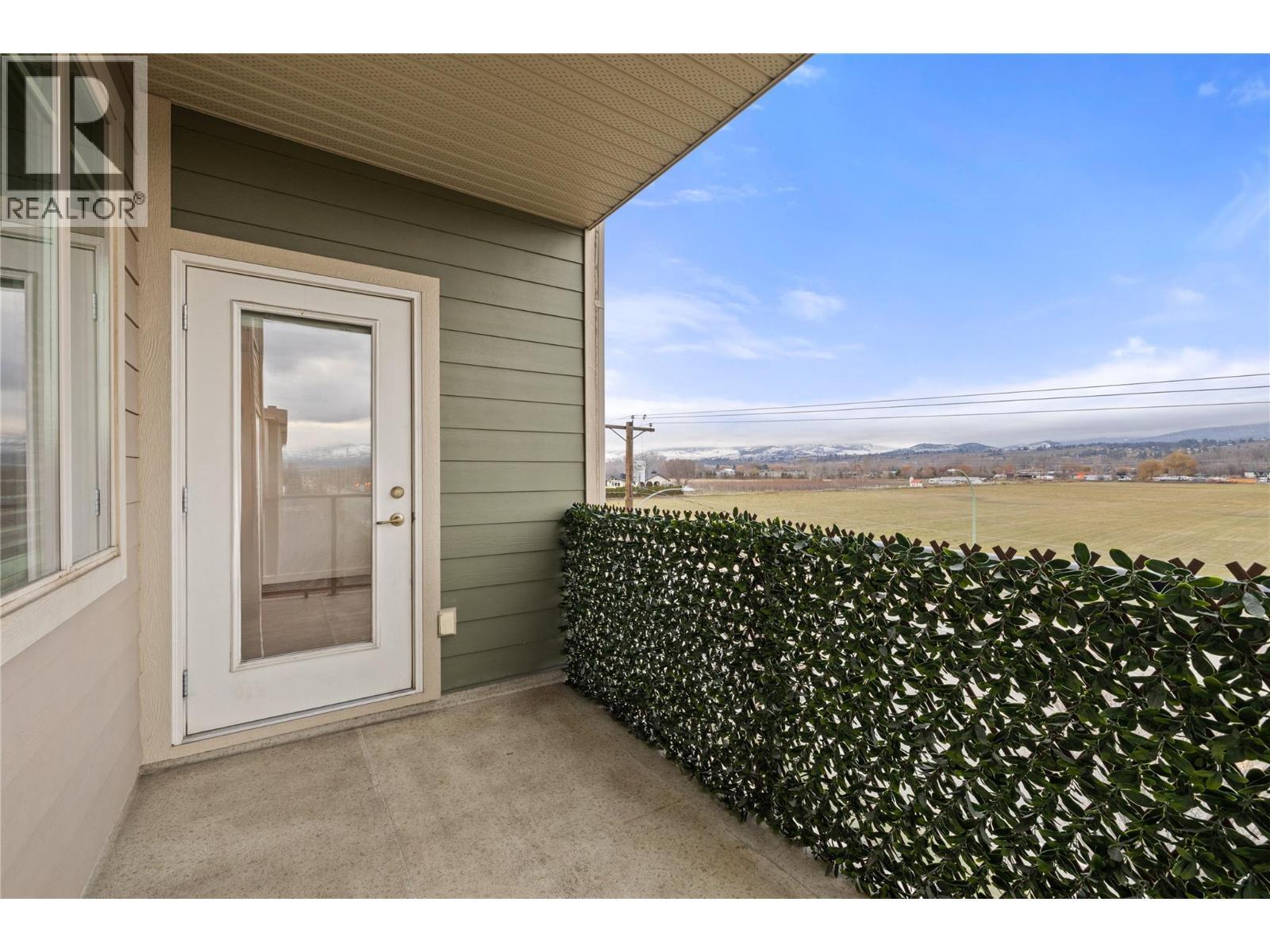 3735 Casorso Road Unit# 305. Kelowna, British Columbia