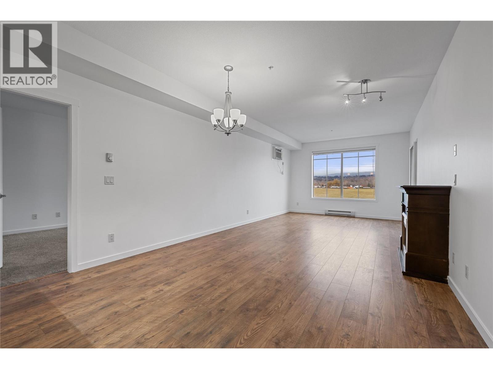 3735 Casorso Road Unit# 305. Kelowna, British Columbia