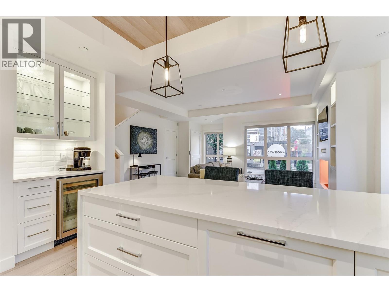 1308 Richter Street Unit# 106. Kelowna, British Columbia