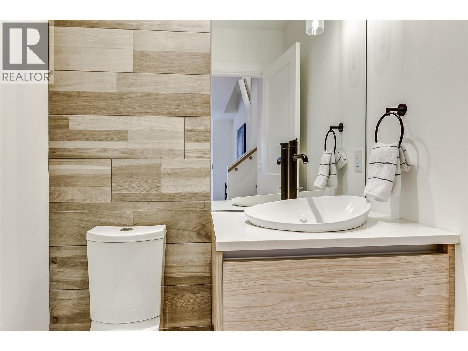 1308 Richter Street Unit# 106. Kelowna, British Columbia