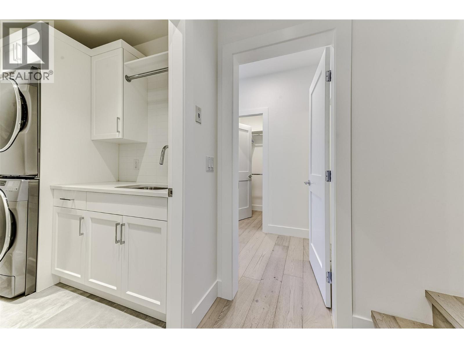 1308 Richter Street Unit# 106. Kelowna, British Columbia