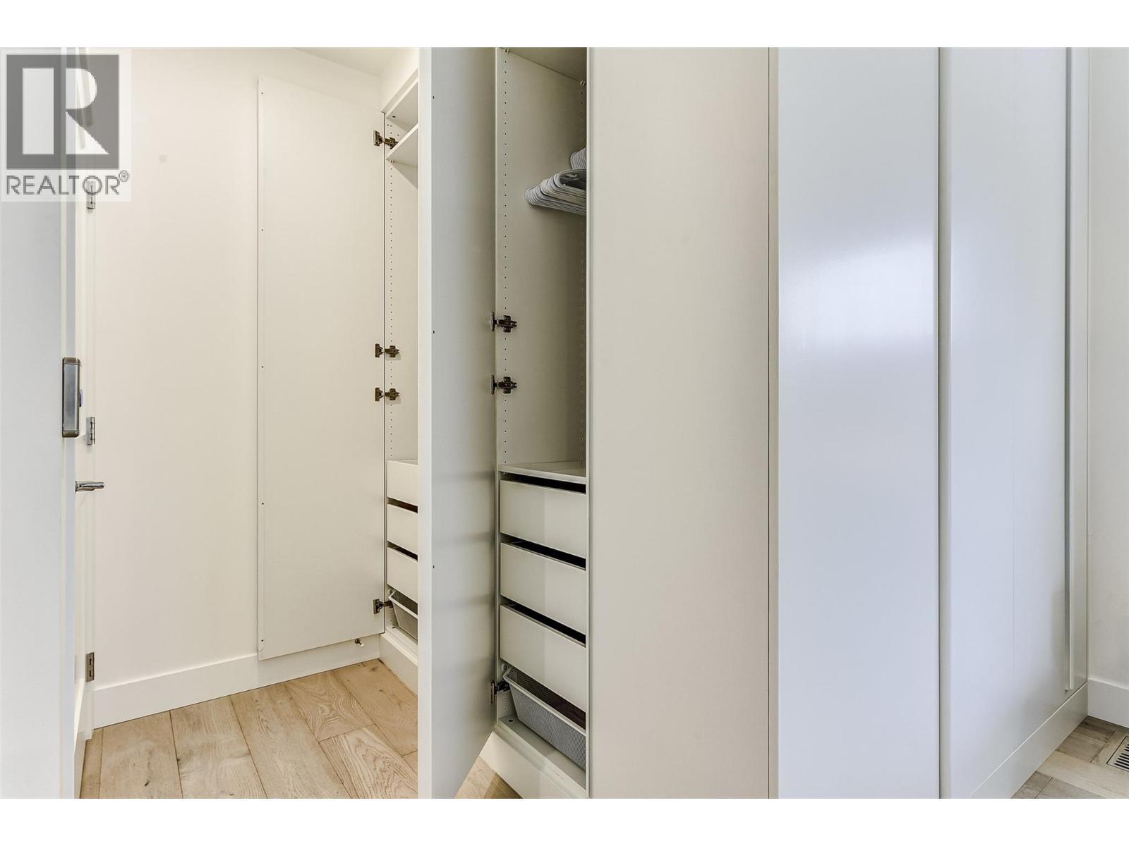 1308 Richter Street Unit# 106. Kelowna, British Columbia