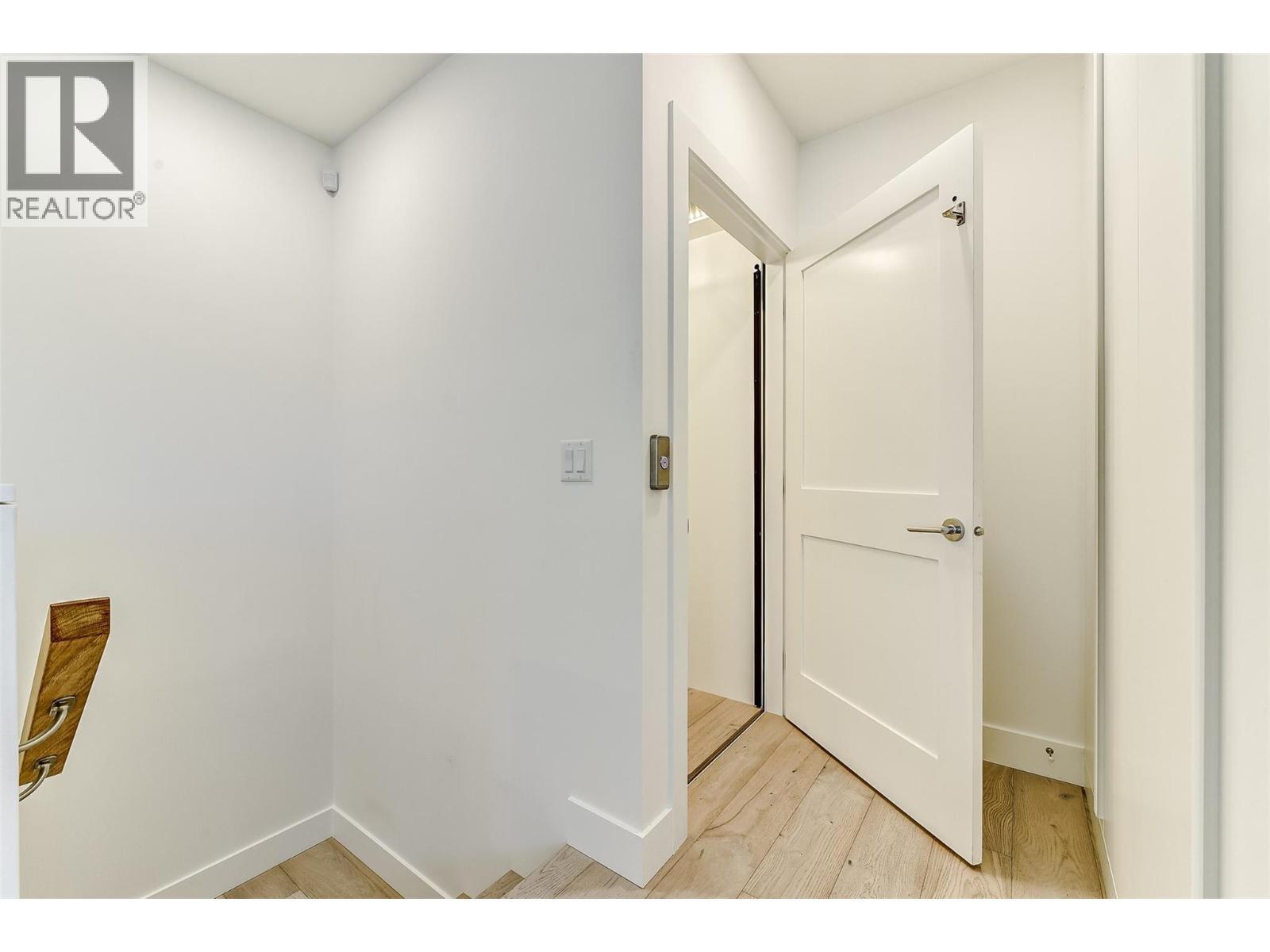 1308 Richter Street Unit# 106. Kelowna, British Columbia