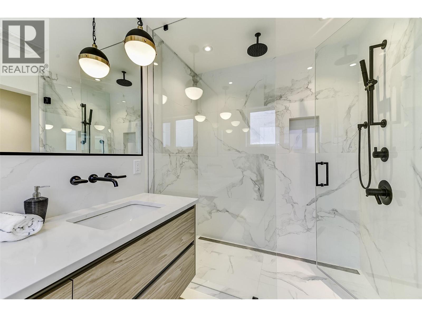 1308 Richter Street Unit# 106. Kelowna, British Columbia