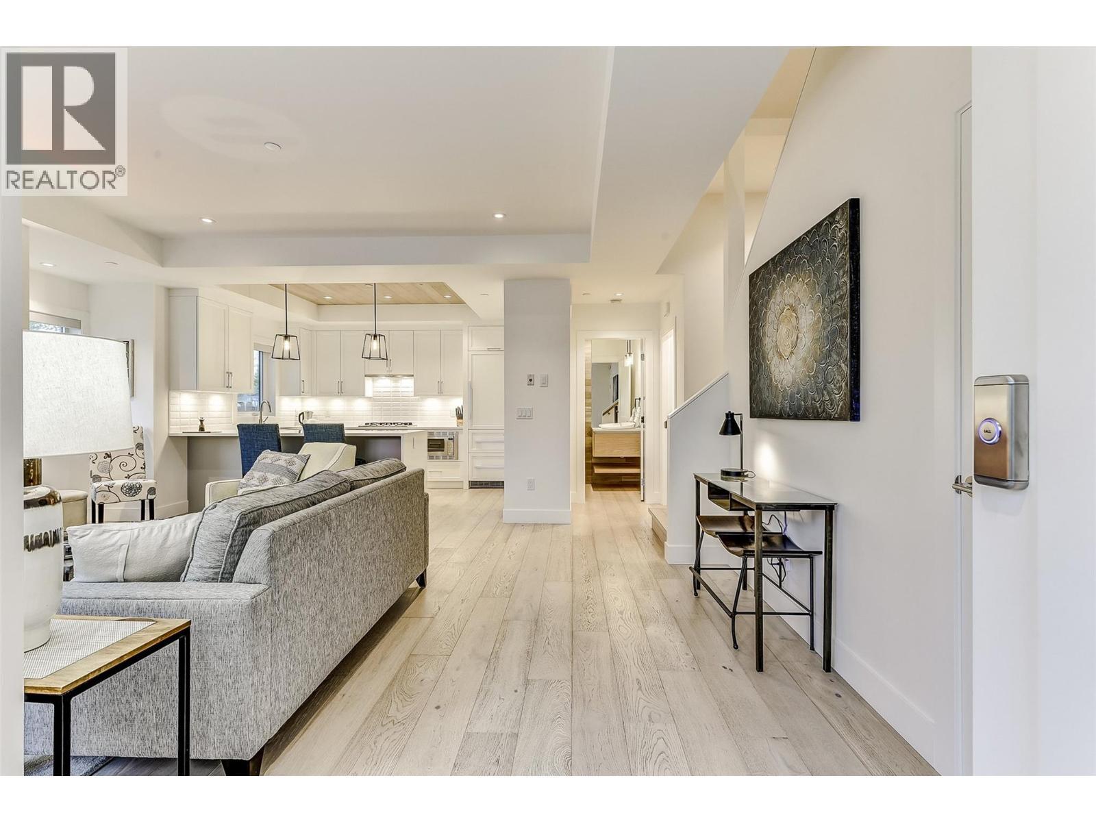 1308 Richter Street Unit# 106. Kelowna, British Columbia