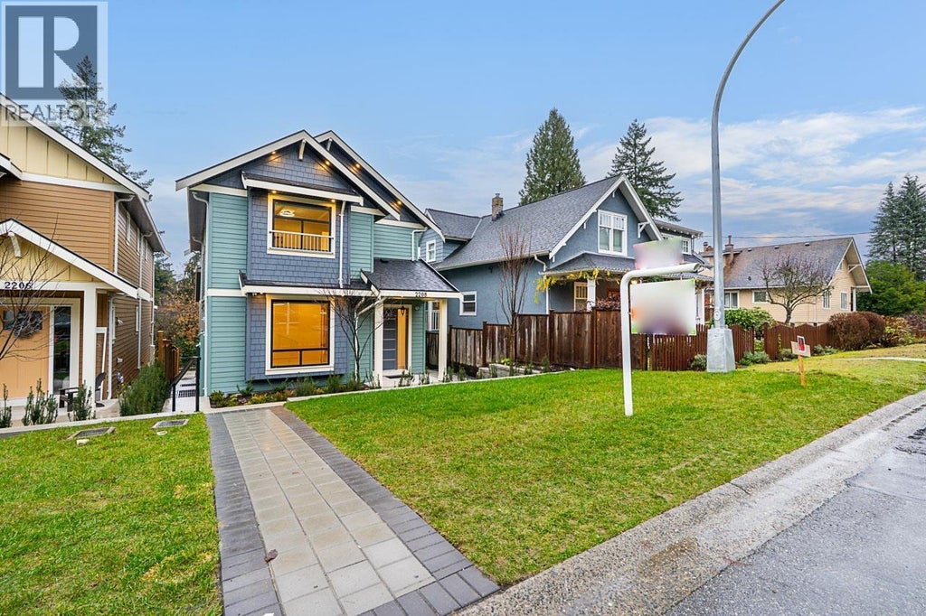 2208 Street George Street, Port Moody