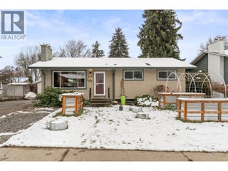 1016 34 Avenue. Vernon, British Columbia