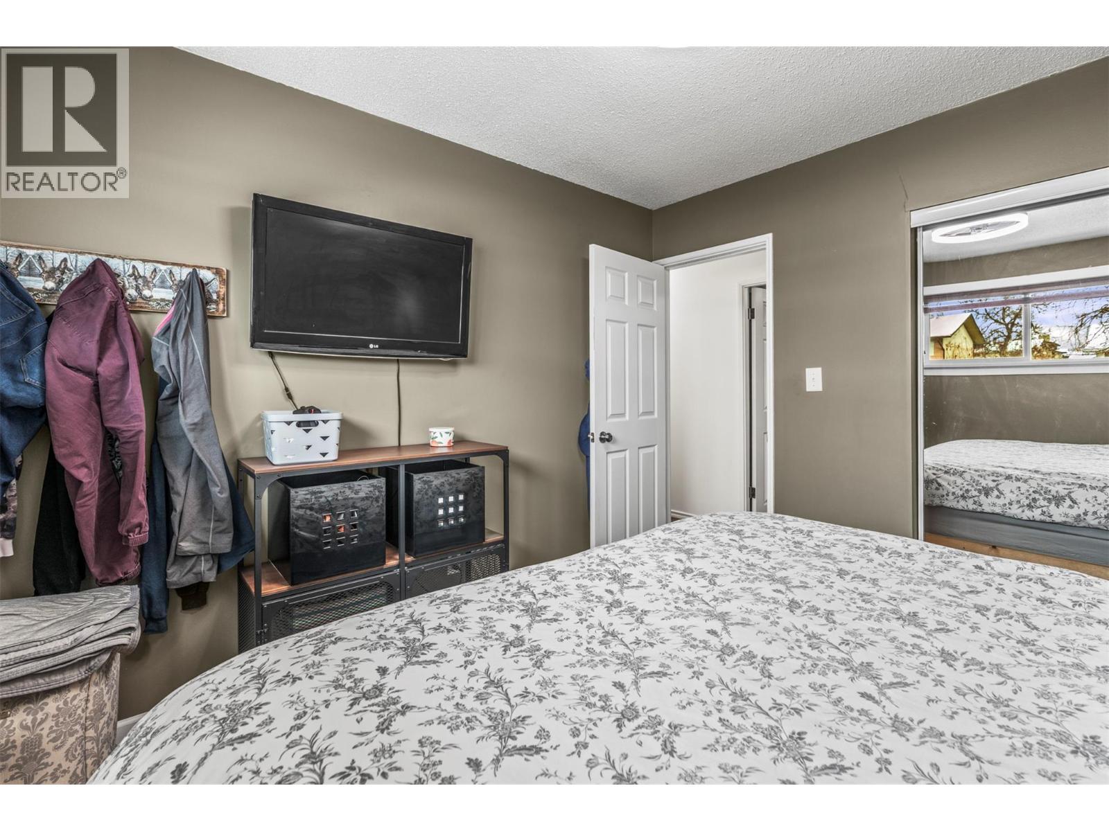 1016 34 Avenue. Vernon, British Columbia