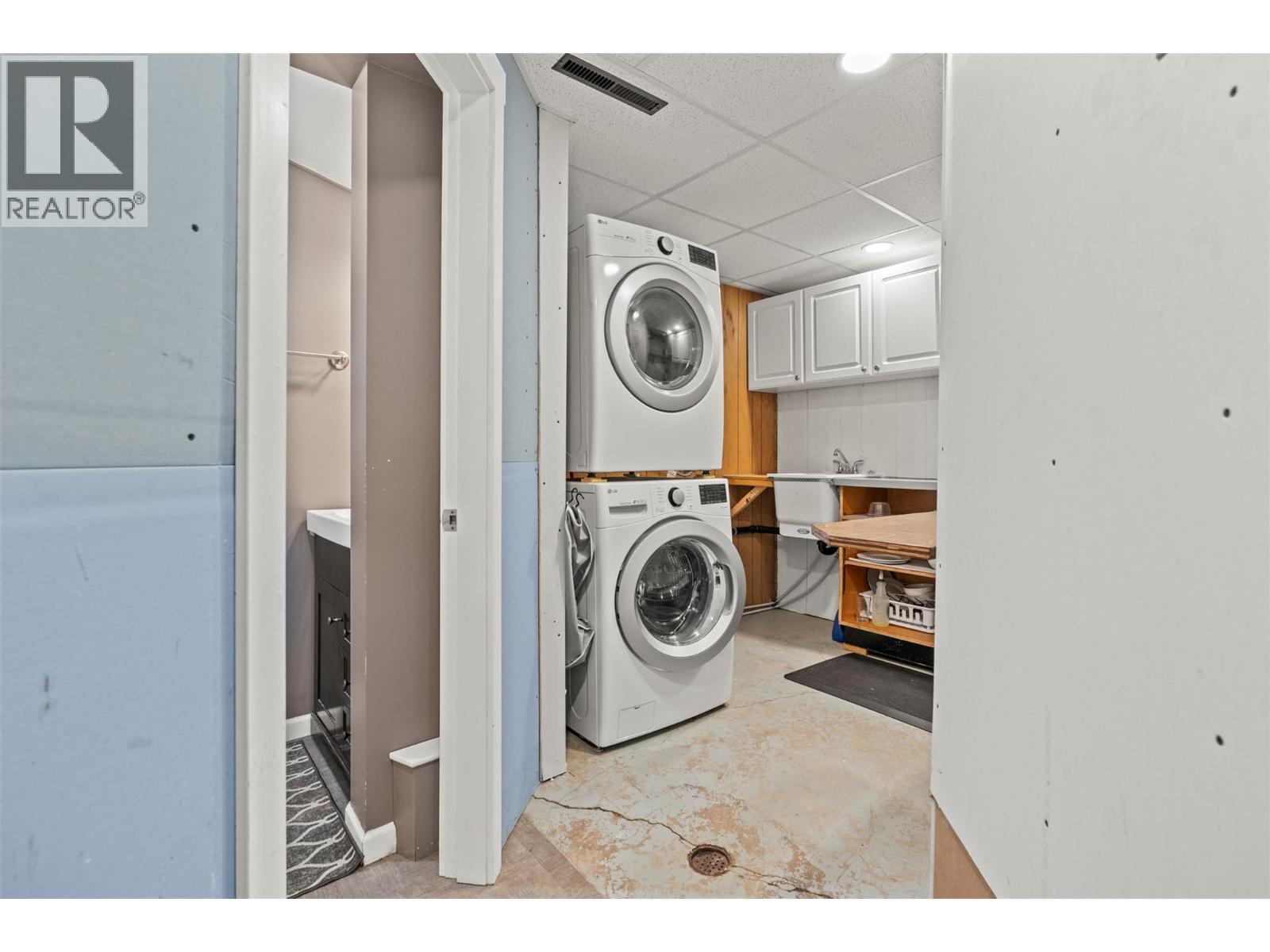 1016 34 Avenue. Vernon, British Columbia