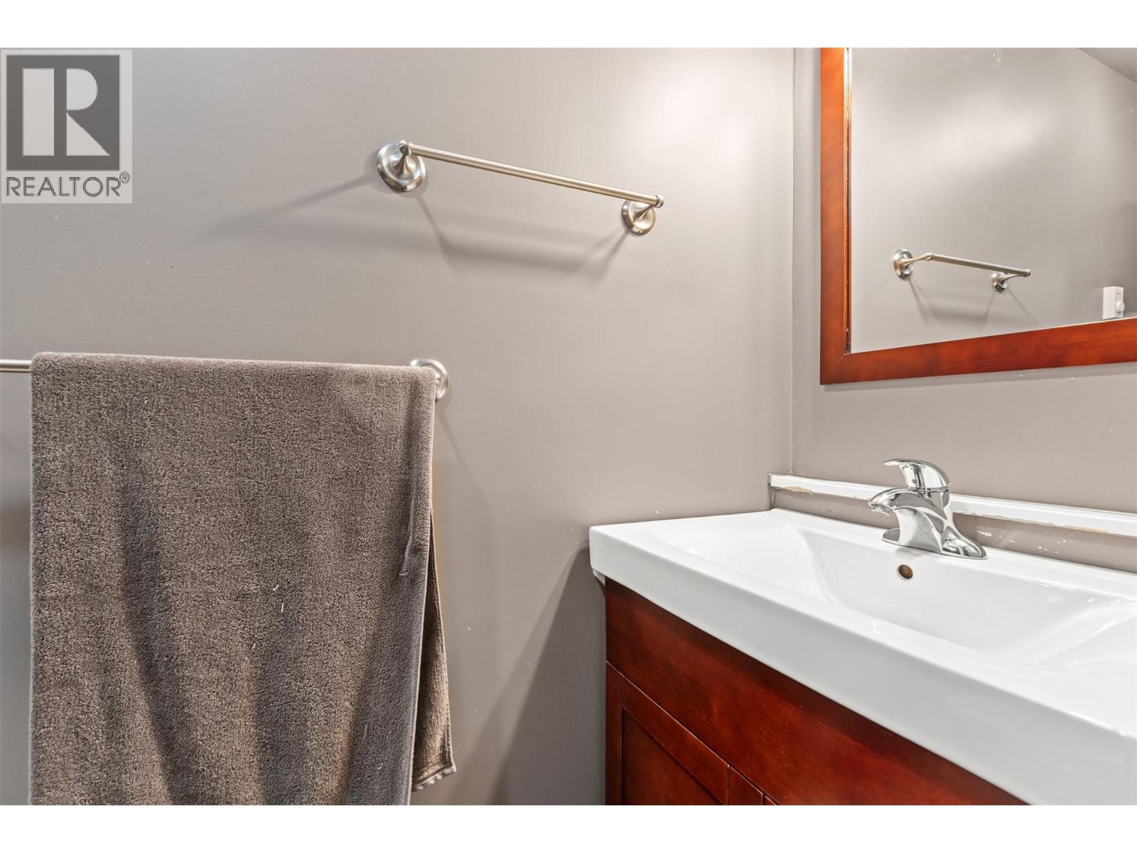 1016 34 Avenue. Vernon, British Columbia