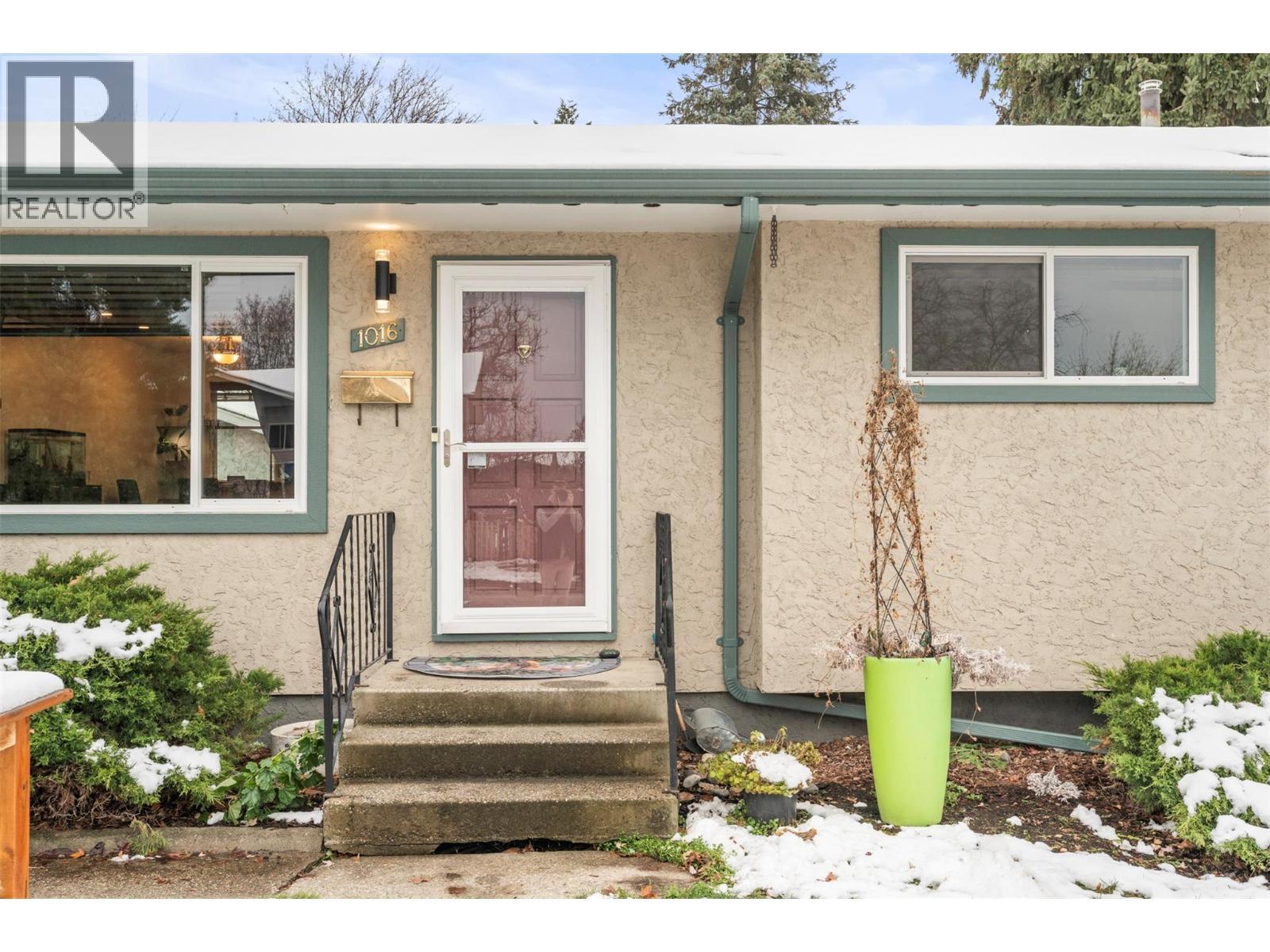 1016 34 Avenue. Vernon, British Columbia