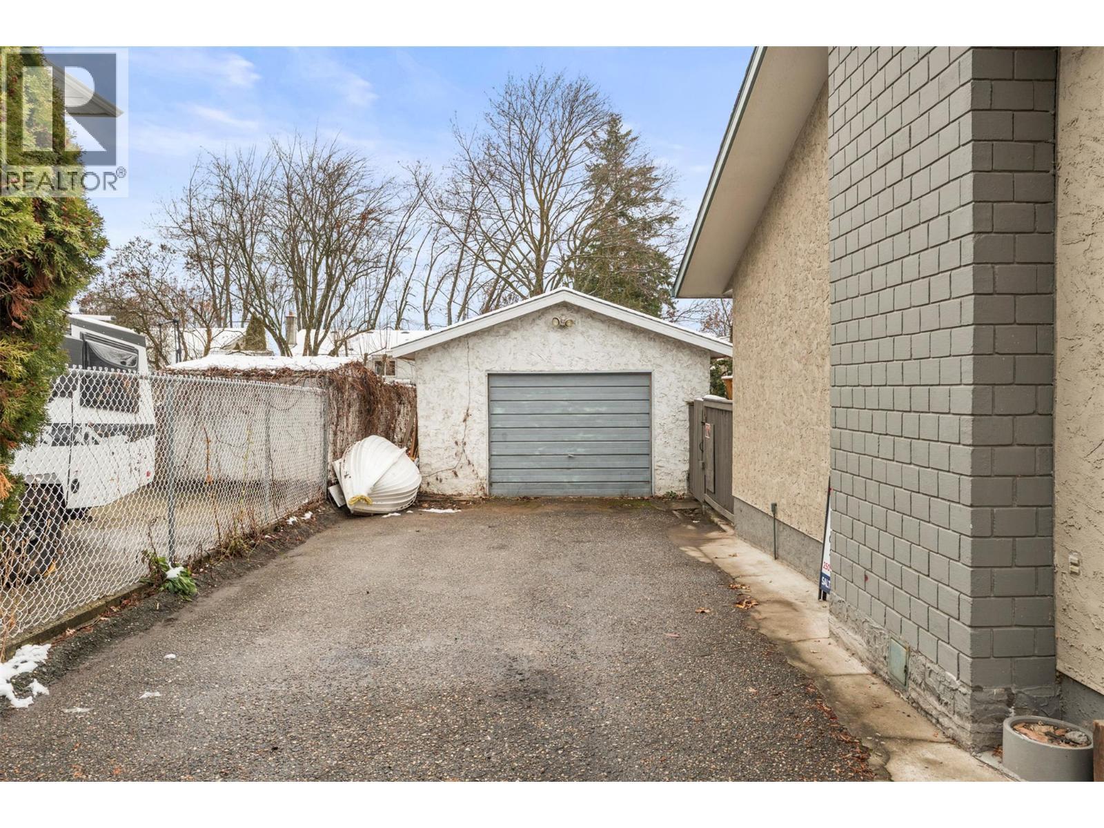 1016 34 Avenue. Vernon, British Columbia