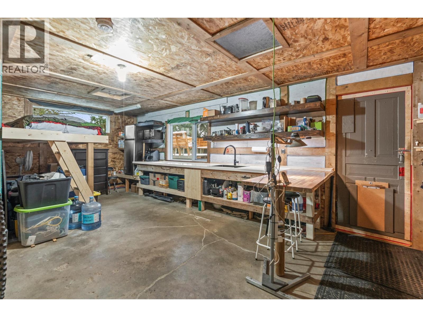 1016 34 Avenue. Vernon, British Columbia