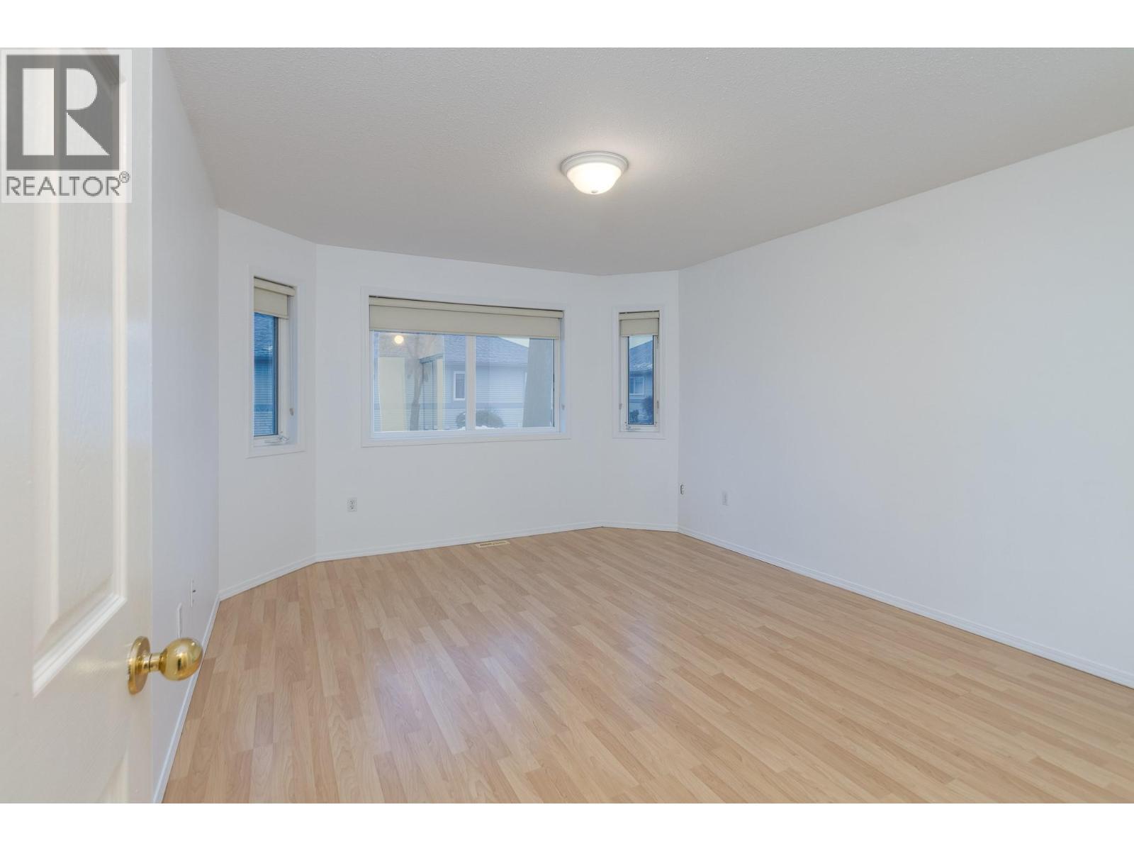 111 Harbourfront Drive Nw Unit# 14. Salmon Arm, British Columbia