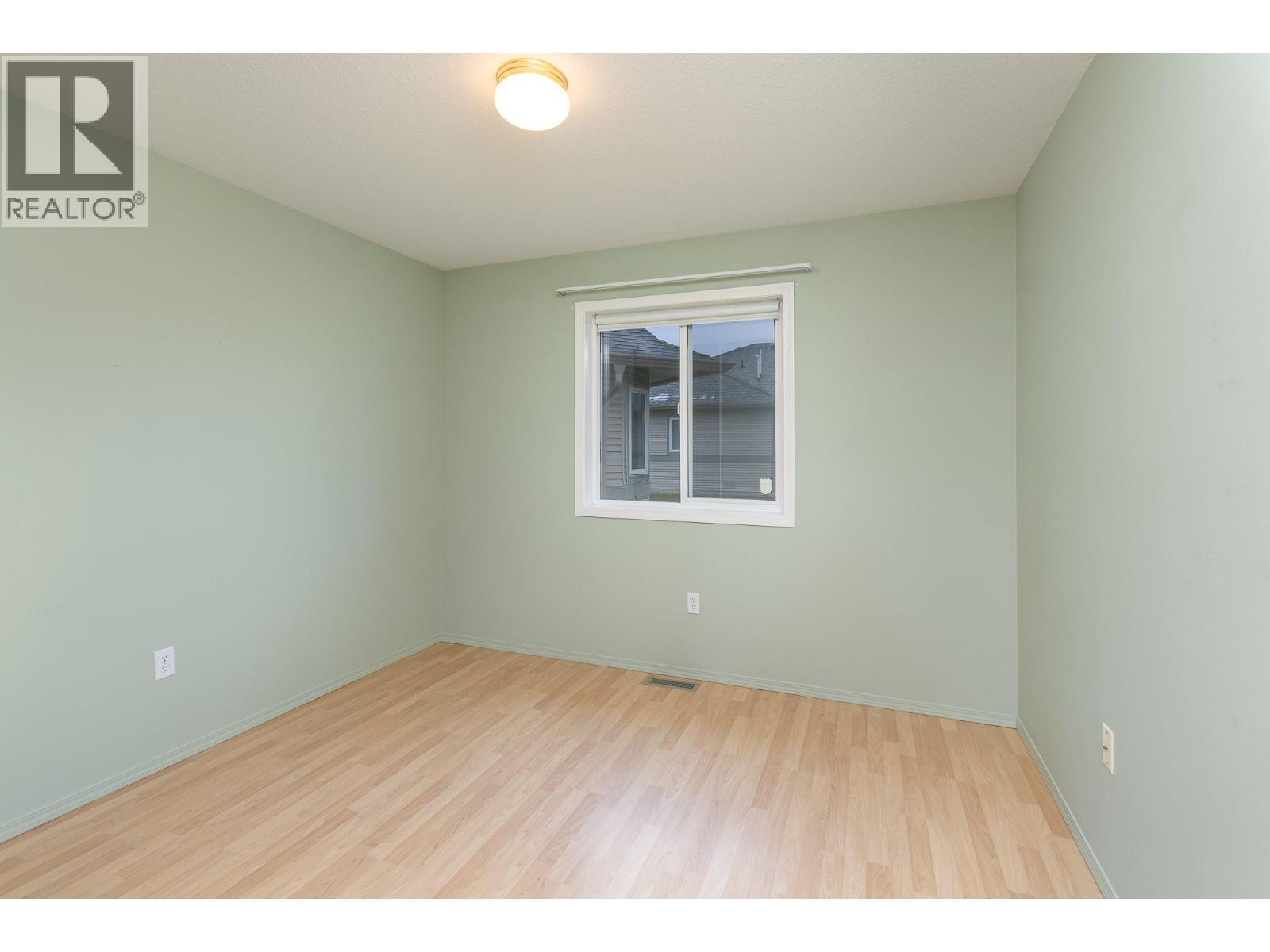 111 Harbourfront Drive Nw Unit# 14. Salmon Arm, British Columbia