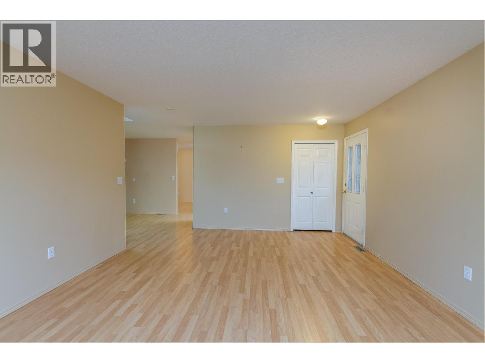 111 Harbourfront Drive Nw Unit# 14. Salmon Arm, British Columbia