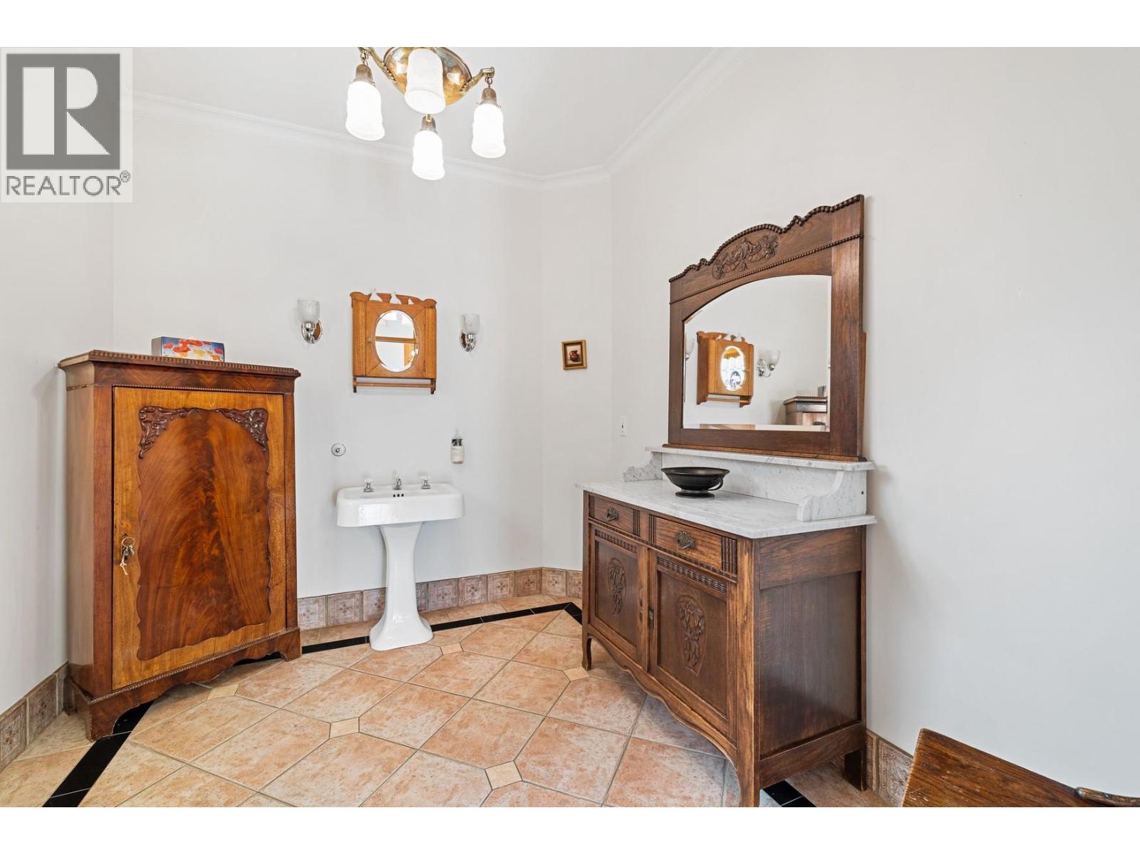 414 Herbert Heights Road. Kelowna, British Columbia