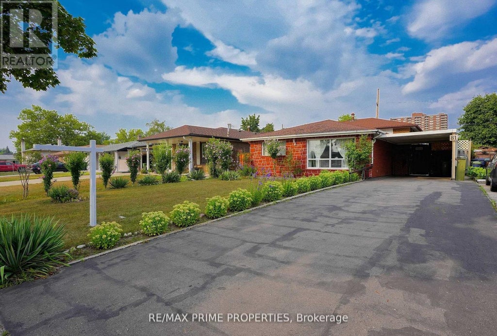 81 Silverstone Drive, Toronto (mount Olive-Silverstone-Jamestown)