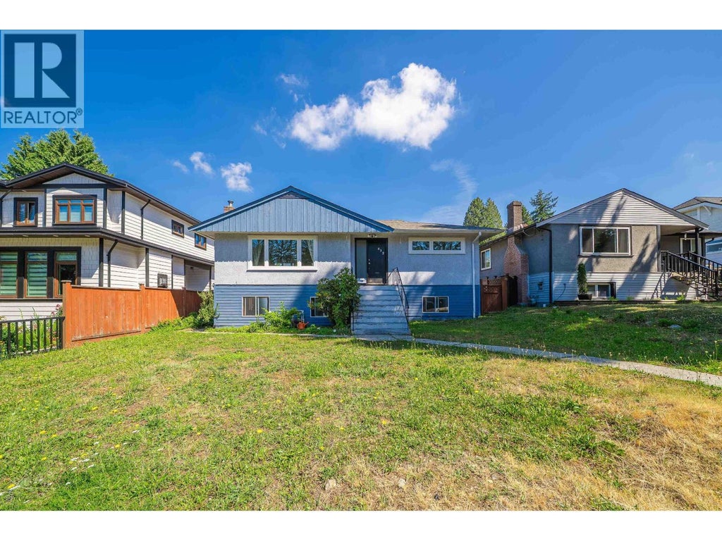 432 W 25th Street, North Vancouver