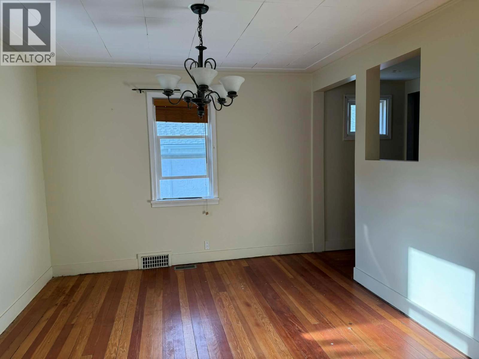 168 Crescent Street. Castlegar, British Columbia