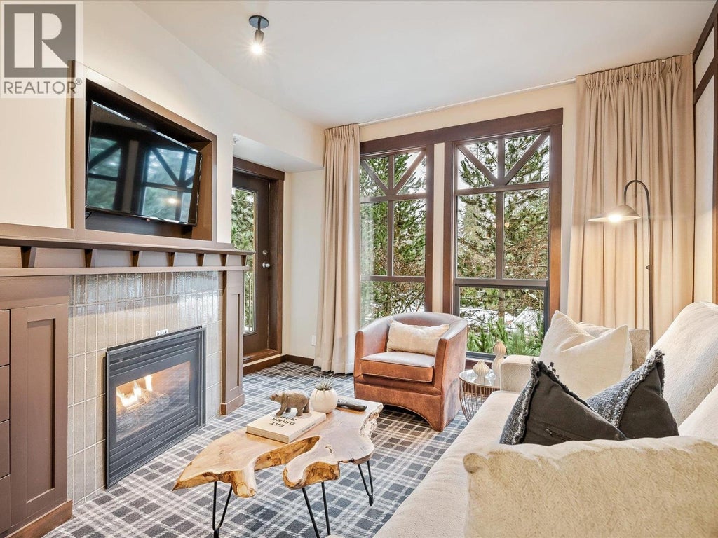 315 4320 Sundial Crescent, Whistler