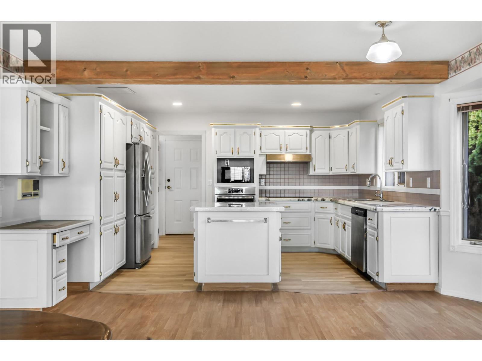 727 Cassiar Crescent. Kelowna, British Columbia