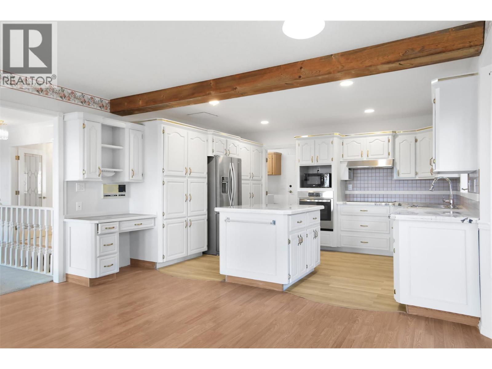 727 Cassiar Crescent. Kelowna, British Columbia