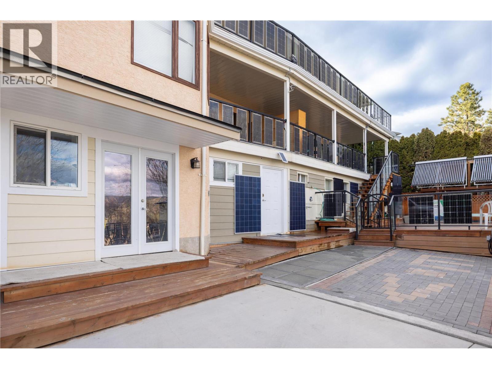 727 Cassiar Crescent. Kelowna, British Columbia