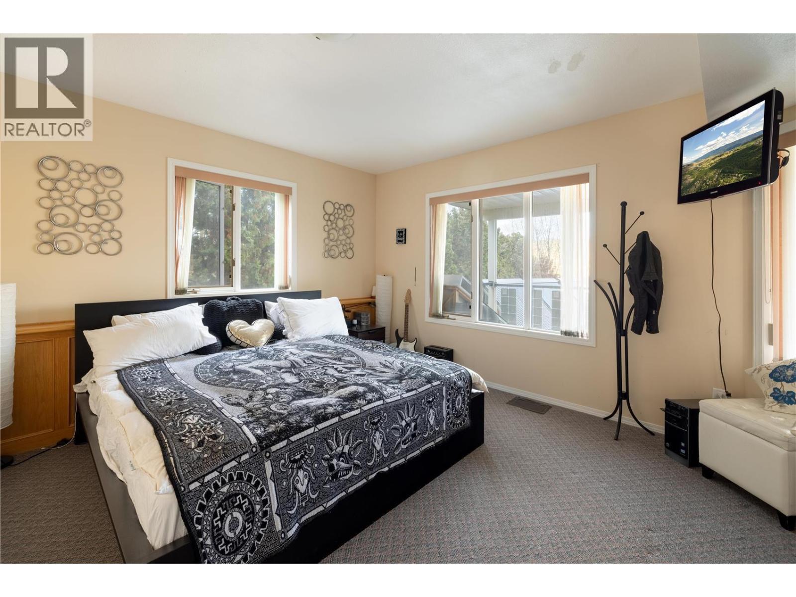 727 Cassiar Crescent. Kelowna, British Columbia