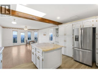 727 Cassiar Crescent. Kelowna, British Columbia