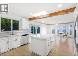 727 Cassiar Crescent. Kelowna, British Columbia