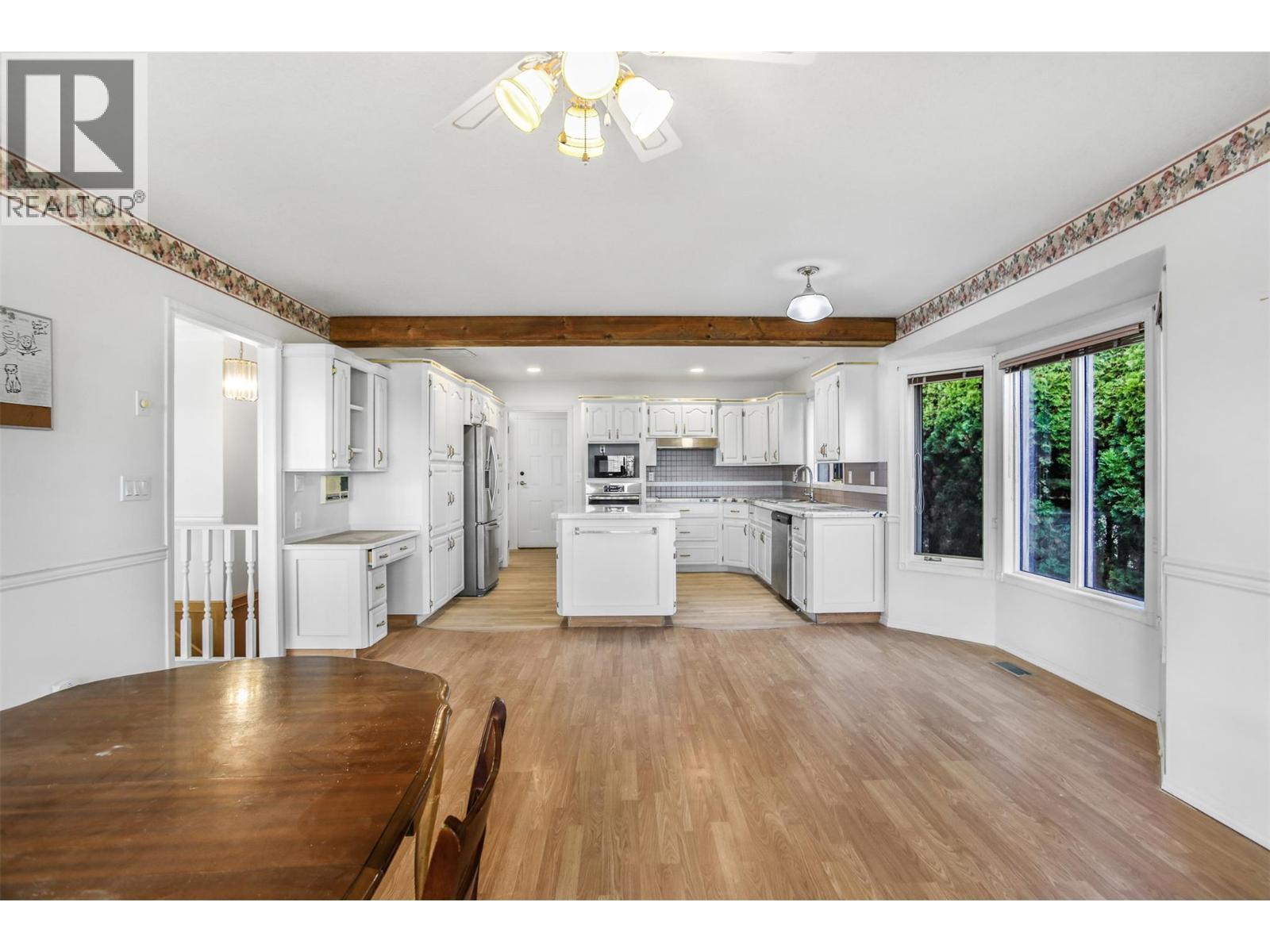 727 Cassiar Crescent. Kelowna, British Columbia