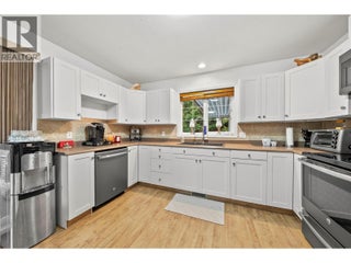 2421 Mount Tuam Crescent. Sorrento, British Columbia
