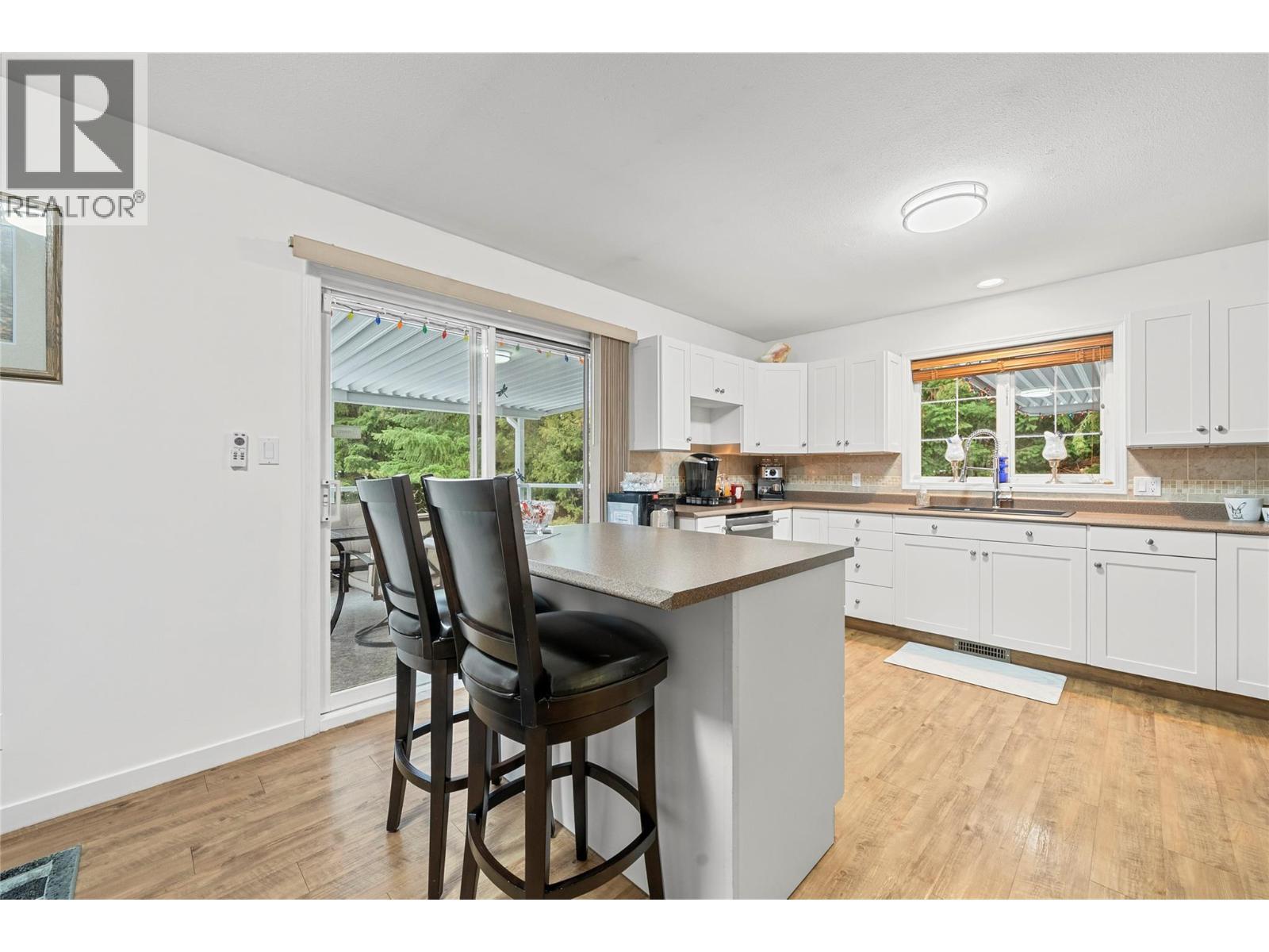 2421 Mount Tuam Crescent. Sorrento, British Columbia