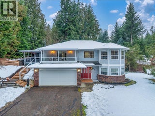 2421 Mount Tuam Crescent. Sorrento, British Columbia