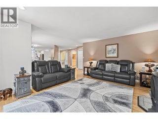 2421 Mount Tuam Crescent. Sorrento, British Columbia
